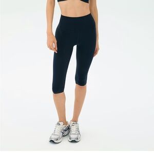Splits59 Black High-Rise Capri Leggings